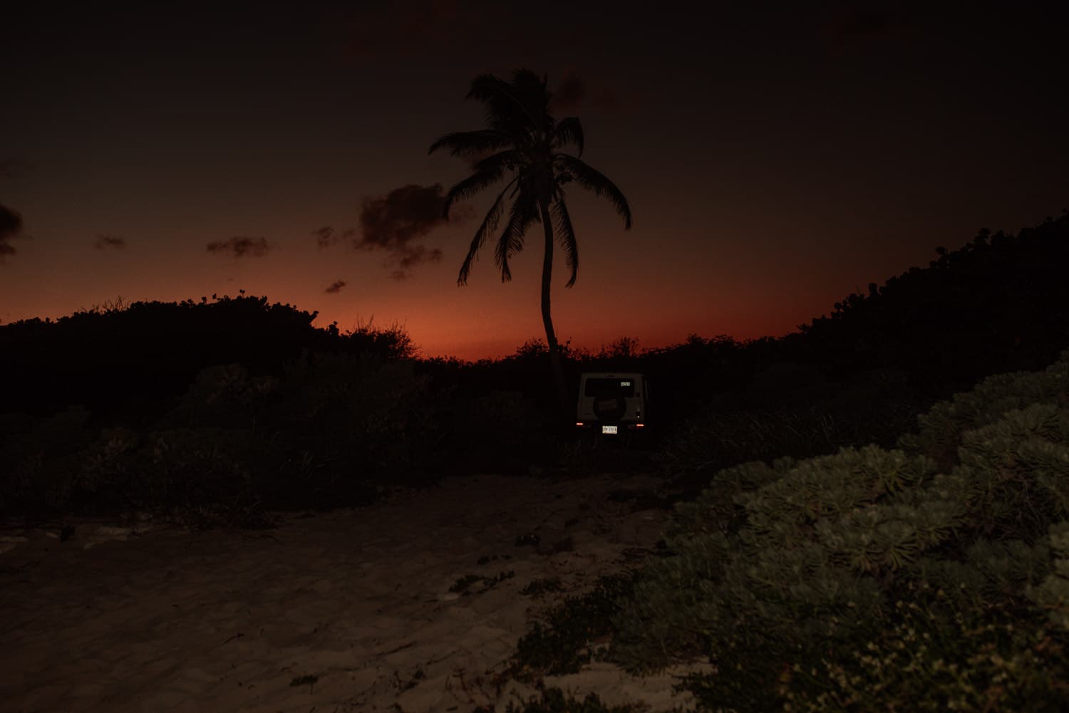 Fotografía de save the date en Cancun por Jesús Amaya fotógrafo de bodas destino en México